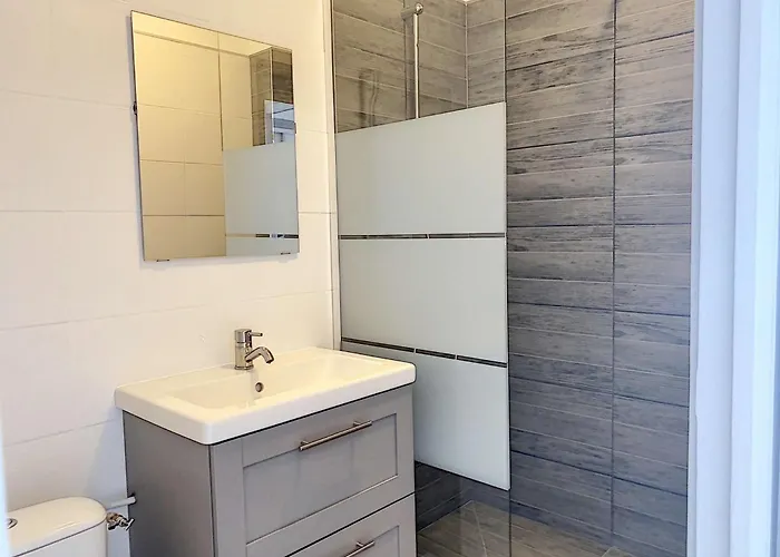 Nouvelle Gare Et Parking Gratuit דירה